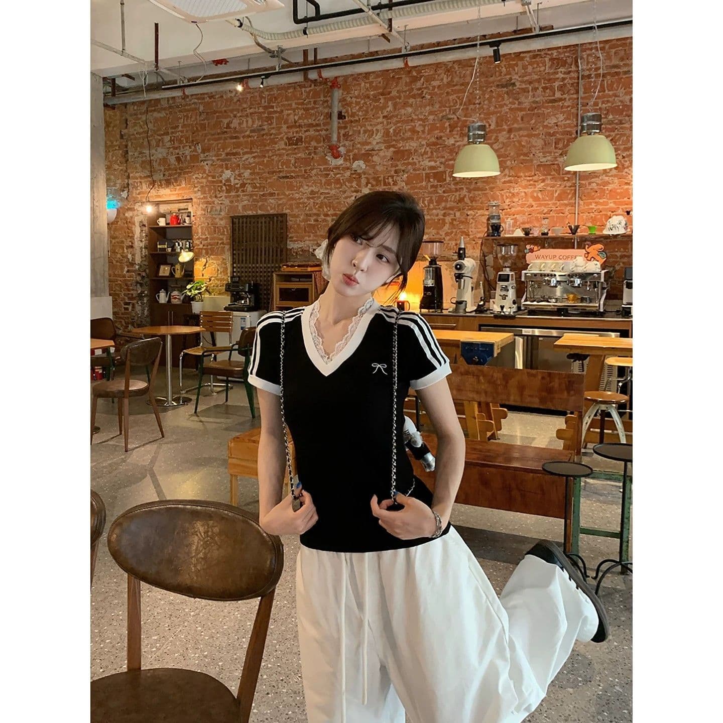 원본 이미지 40 순면 아메리칸 V넥 허리 수축 반팔 여성 Z아 어깨 몸매 가꾸기 검정색 다용도 티셔츠