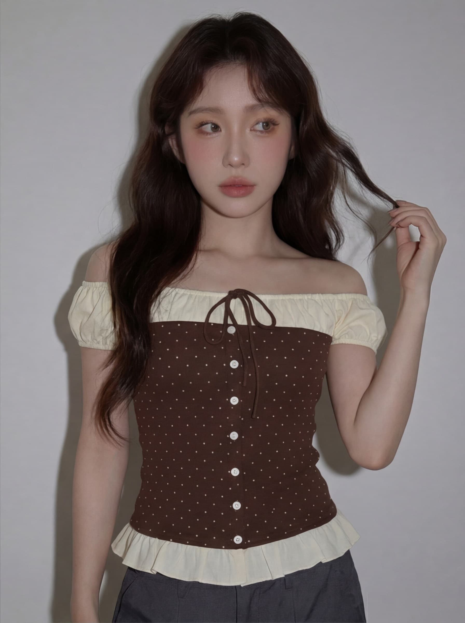 한 부서 휴가 바람 오프숄더 도트 무늬 반팔 티셔츠 여성 여름 고급 센스 슬림해 보이는 연령 감소 오프숄더 맨위 여성 상세 이미지 2