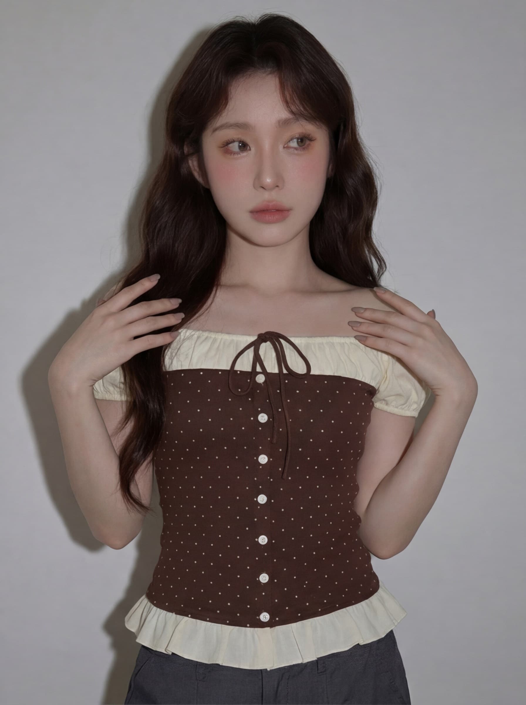 한 부서 휴가 바람 오프숄더 도트 무늬 반팔 티셔츠 여성 여름 고급 센스 슬림해 보이는 연령 감소 오프숄더 맨위 여성 상세 이미지 3