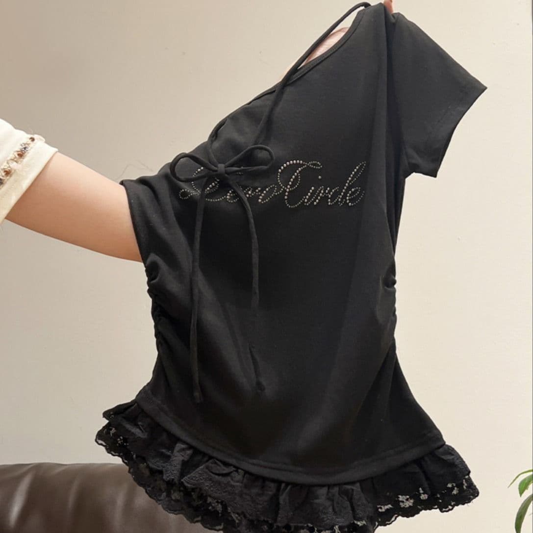 원본 이미지 40 순면 검정색 비스듬한 어깨 핫픽스 반팔 여성 티셔츠 불규칙 레이스 조각 맨위 이미지 3