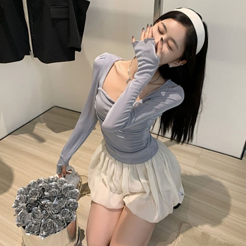 티셔츠 여성 봄 가을 핫걸 광장 칼라 타이트 주름 슬림해 보이는 2026 새로운 순수한 욕망 바람 긴팔 맨위