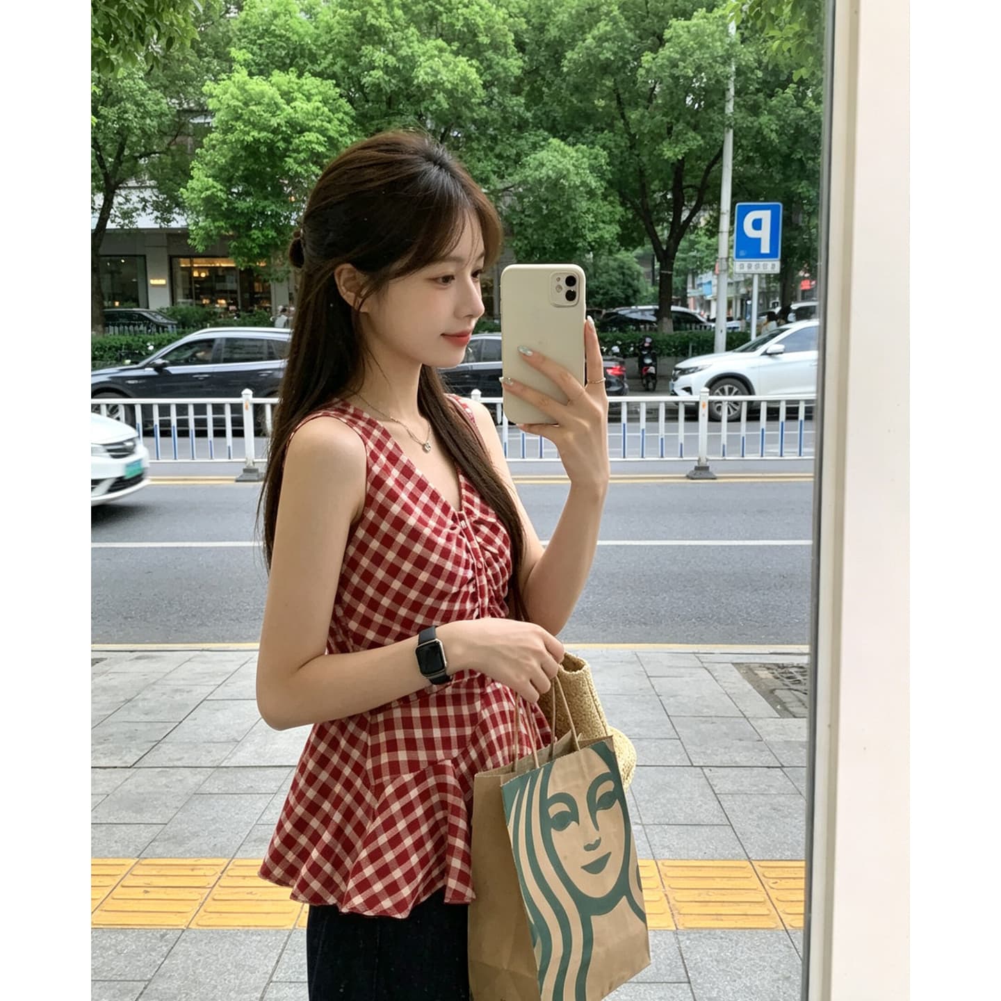 광저우 원본 체크 직물 여름 새로운 프랑스식 레트로 체크무늬 V넥 민소매 조끼 여성 이미지 4