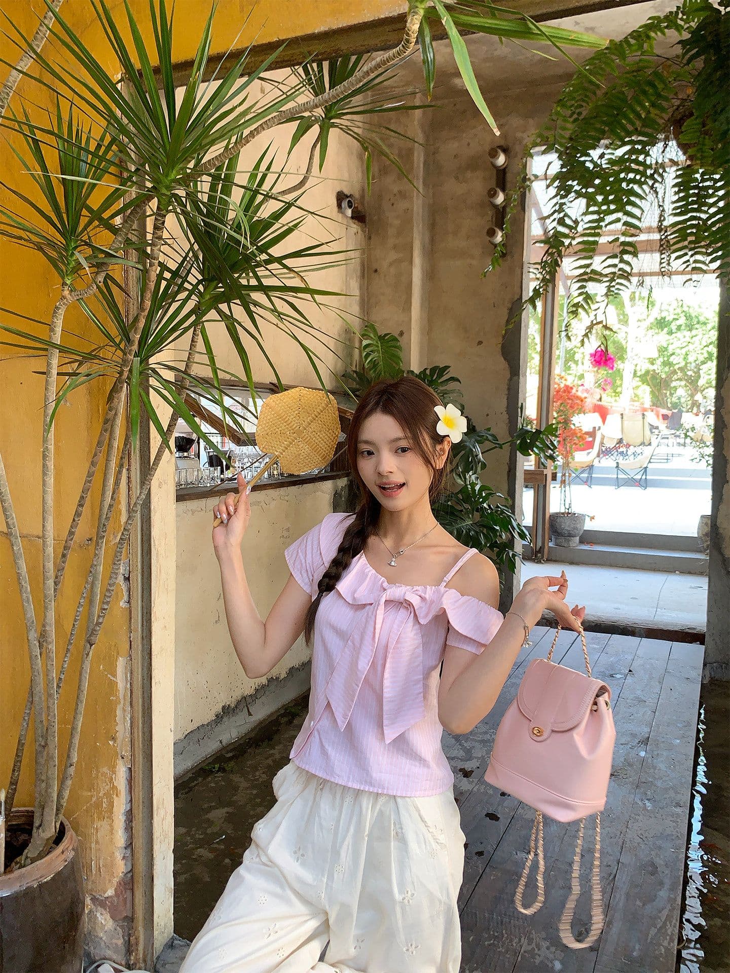 핑크색 나비 매듭 오프숄더 반팔 여성 셔츠 한 부서 덜 달콤함 디자인 센스 부드러운 바람 비스듬한 어깨 의류 여성 상세 이미지 8