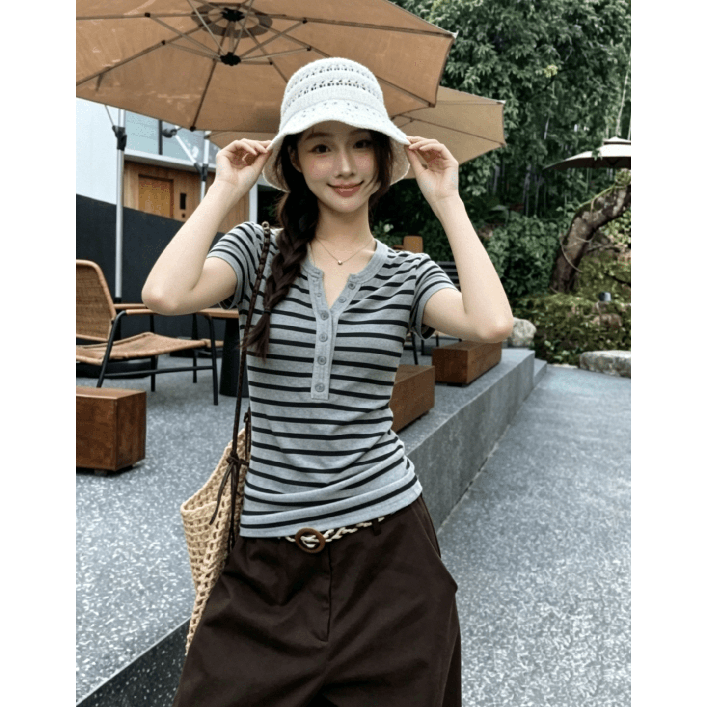 아메리칸 레트로 핫걸 바람 회색 스트라이프 단추 긍정적 인 어깨 반팔 티셔츠 여성 이미지 4