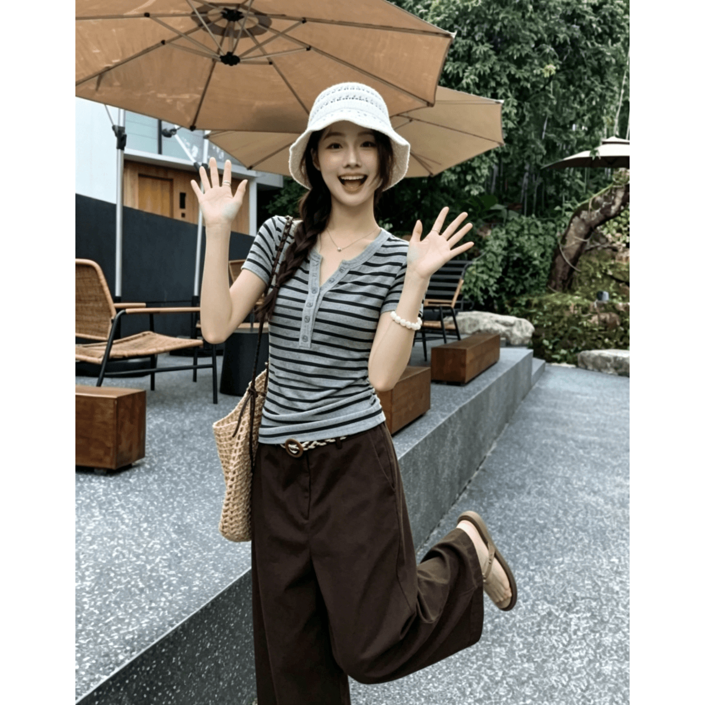 아메리칸 레트로 핫걸 바람 회색 스트라이프 단추 긍정적 인 어깨 반팔 티셔츠 여성 상세 이미지 1