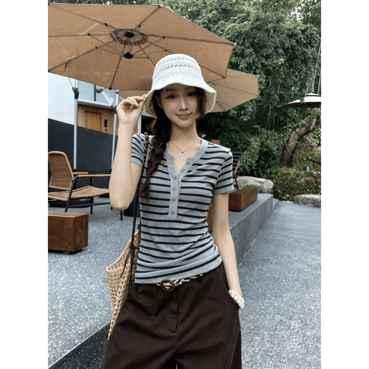 아메리칸 레트로 핫걸 바람 회색 스트라이프 단추 긍정적 인 어깨 반팔 티셔츠 여성 상세 이미지 4