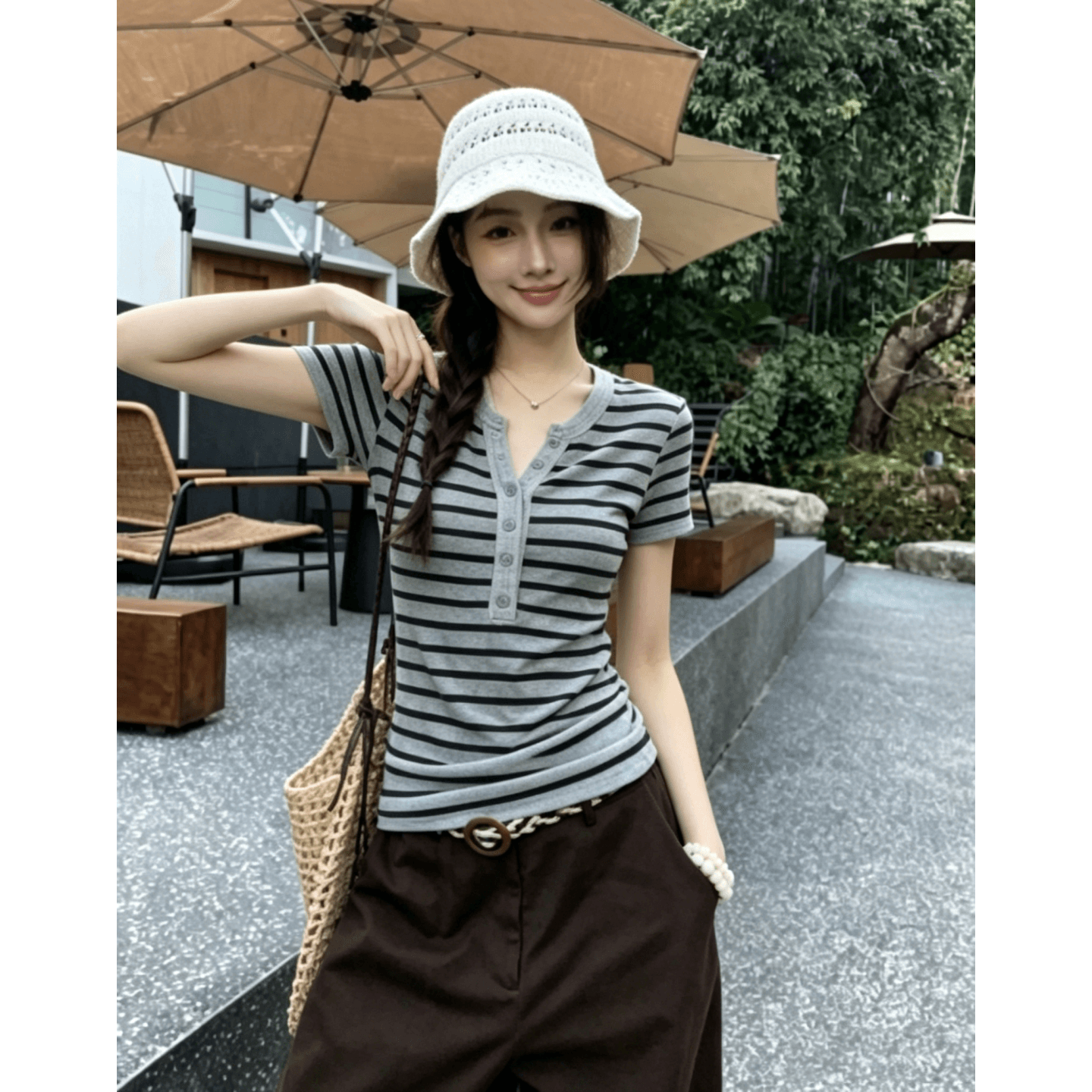 아메리칸 레트로 핫걸 바람 회색 스트라이프 단추 긍정적 인 어깨 반팔 티셔츠 여성 상세 이미지 5
