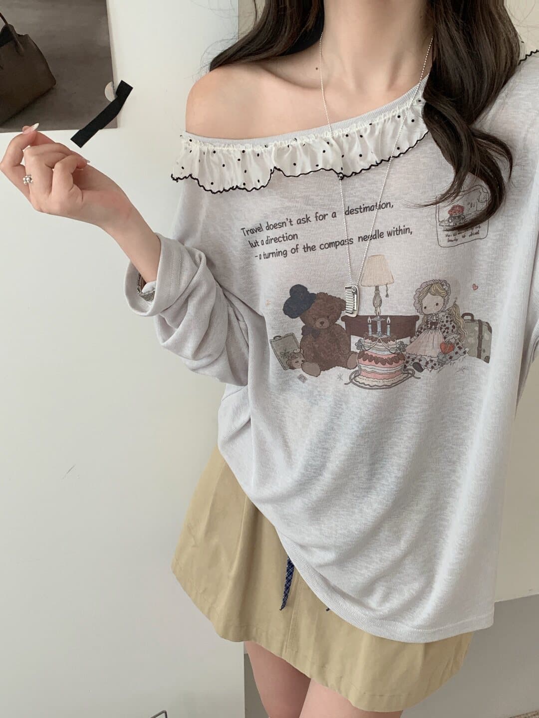 한 부서 레이스 칼라 화이트 비스듬한 어깨 긴팔 티셔츠 여성 가을 작은 곰 프린트 얇은 마이크로 ~을 통해 의류 여성