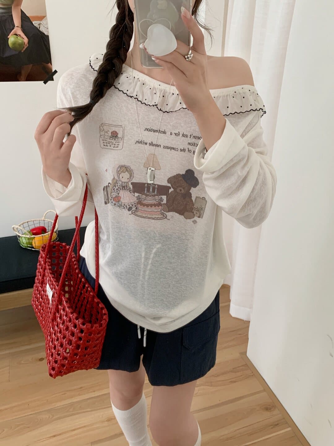 한 부서 레이스 칼라 화이트 비스듬한 어깨 긴팔 티셔츠 여성 가을 작은 곰 프린트 얇은 마이크로 ~을 통해 의류 여성 상세 이미지 2