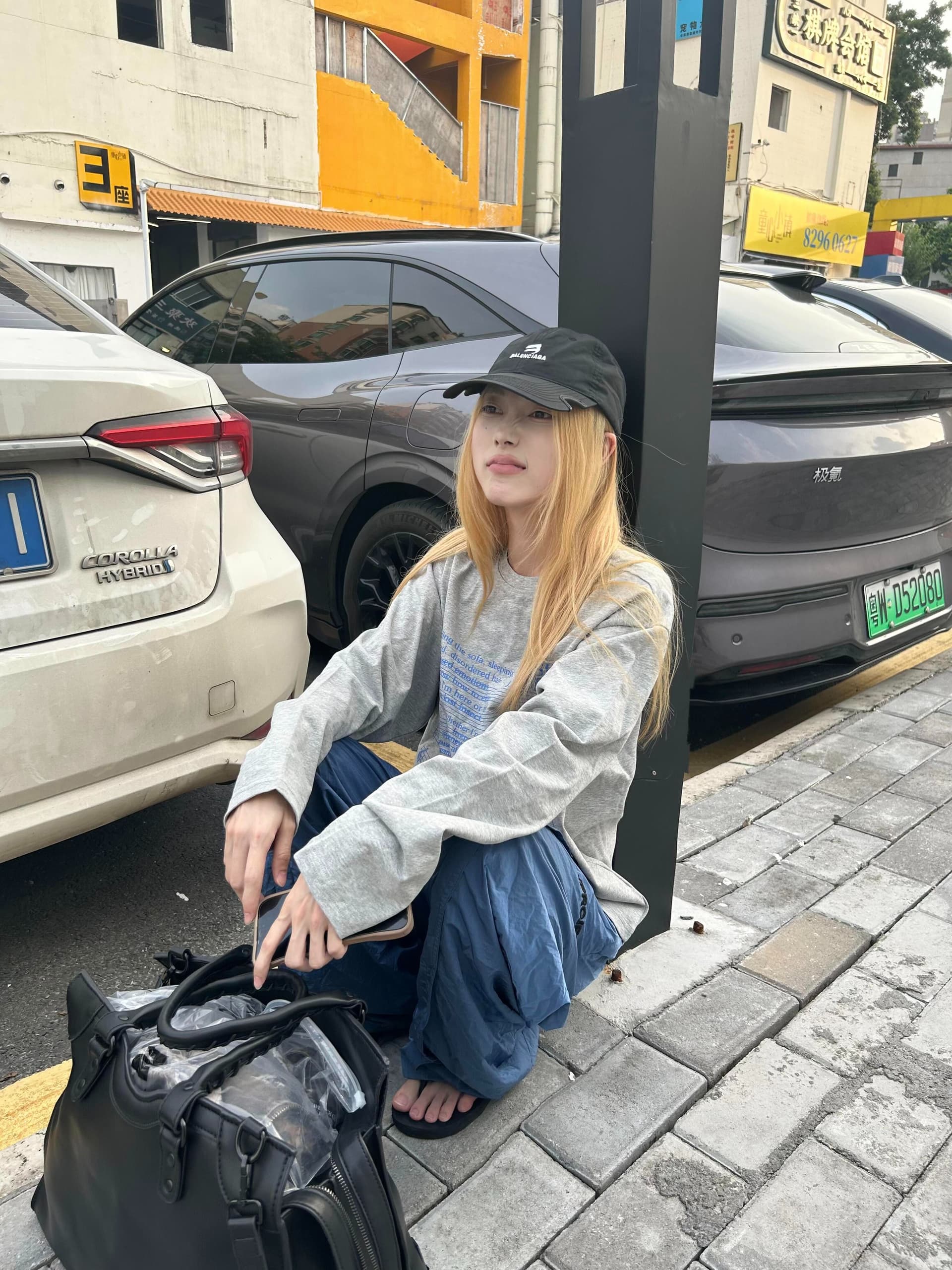 아메리칸 레트로 루즈핏 긴팔 밝은 회색 색상 티셔츠 여성 봄 가을 디자인 센스 작은 대중 상세 이미지 5