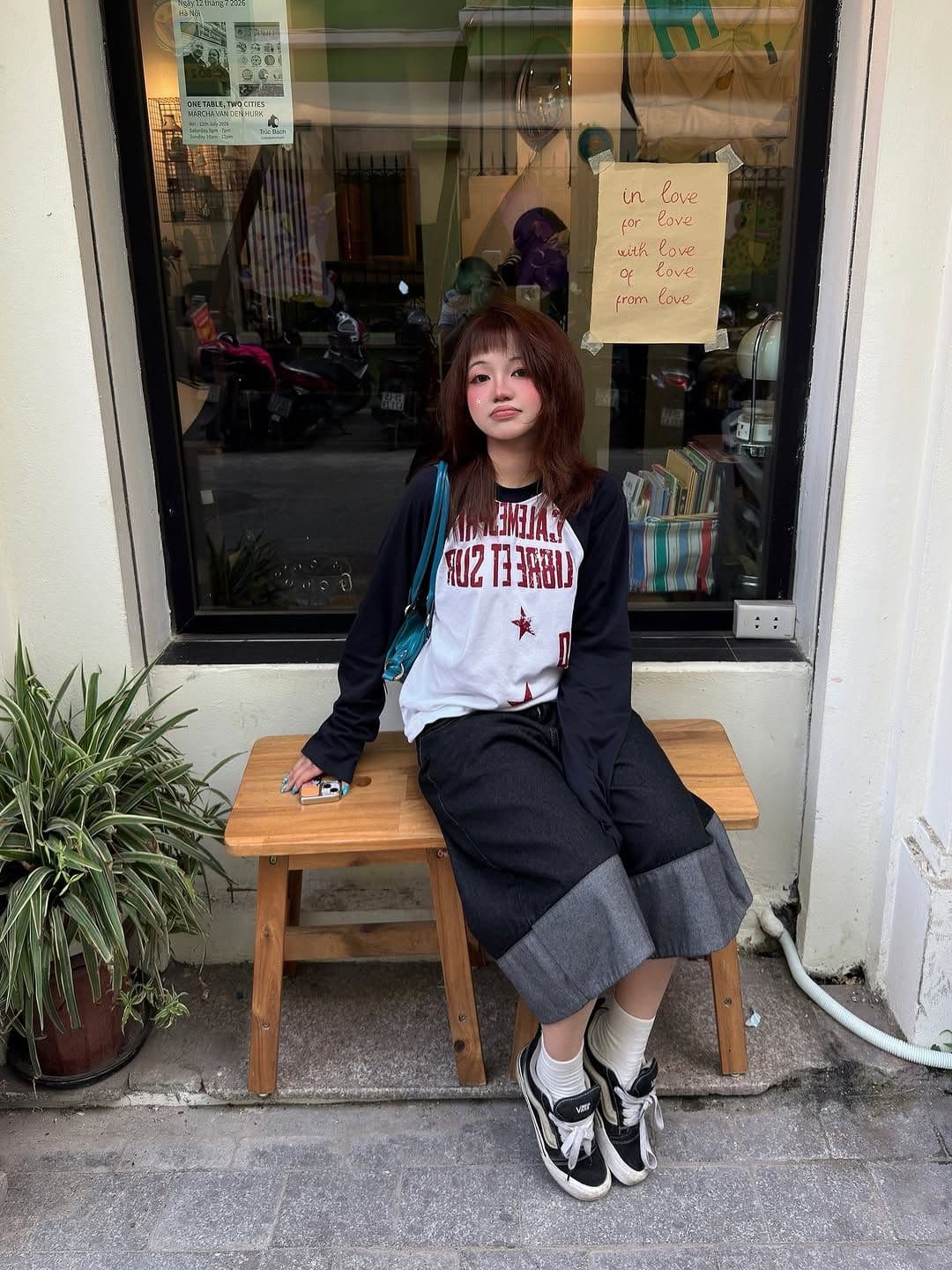 높은 품질 순면 200그램 21 빗질하다 정밀 프린트 가을 패치워크 색상 긴팔 티셔츠 여성 상세 이미지 7