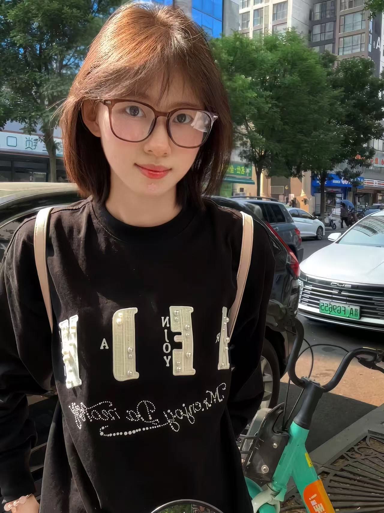 원본 작은 샤넬 스타일 자수 비즈 박기 핫픽스 19 지점 220 그램 순면 긴팔 티셔츠 여성 상세 이미지 5