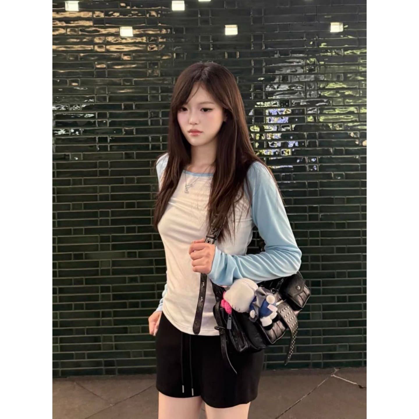 광저우 눈꽃 면 165 그램 달콤한 매운맛 바람 배색 패치워크 오프숄더 긴팔 티셔츠 새로운 이미지 3