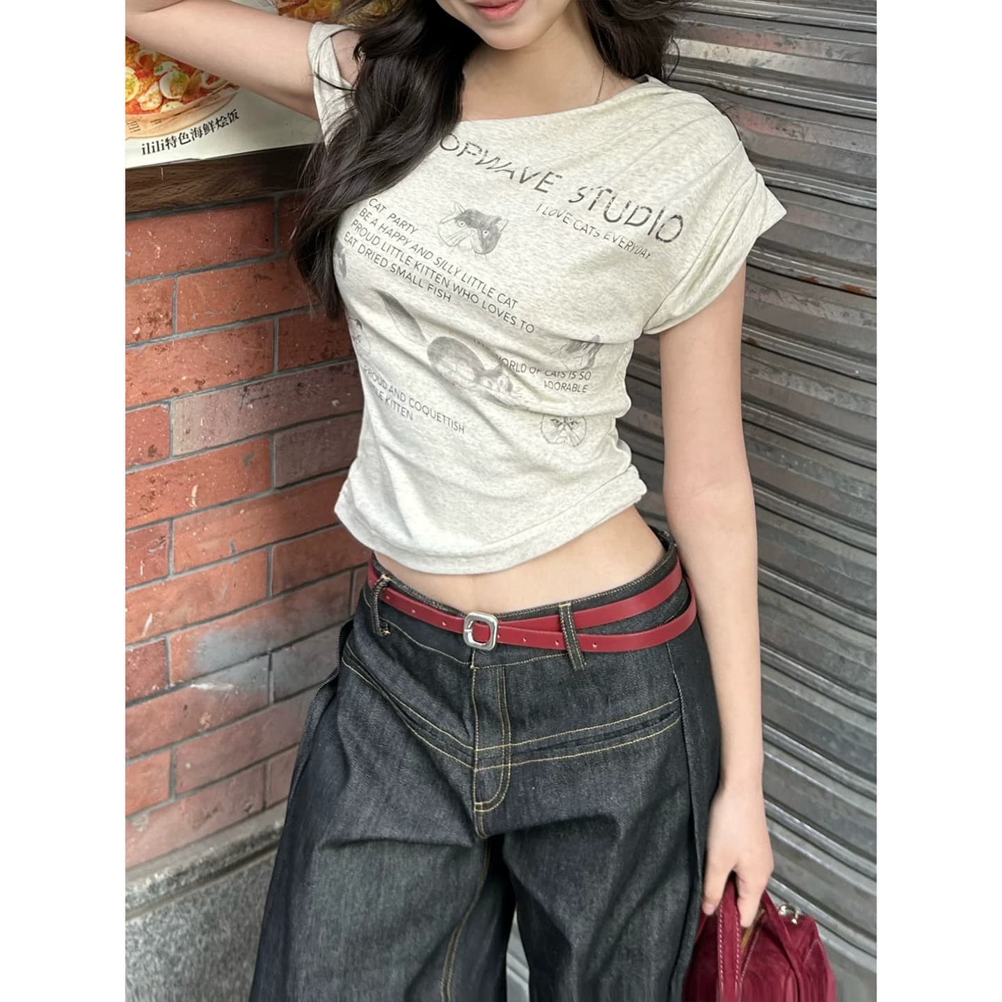 원본 품질 핫걸 비스듬한 어깨 프린트 티셔츠 여성 디자인 센스 불규칙 몸매 가꾸기 맨위 상세 이미지 4