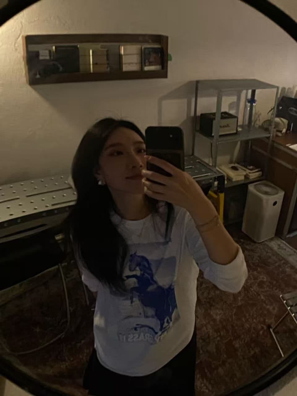 높은 품질 순면 200그램 21 빗질하다 정밀 프린트 가을 루즈핏 긴팔 티셔츠 여성 상세 이미지 7