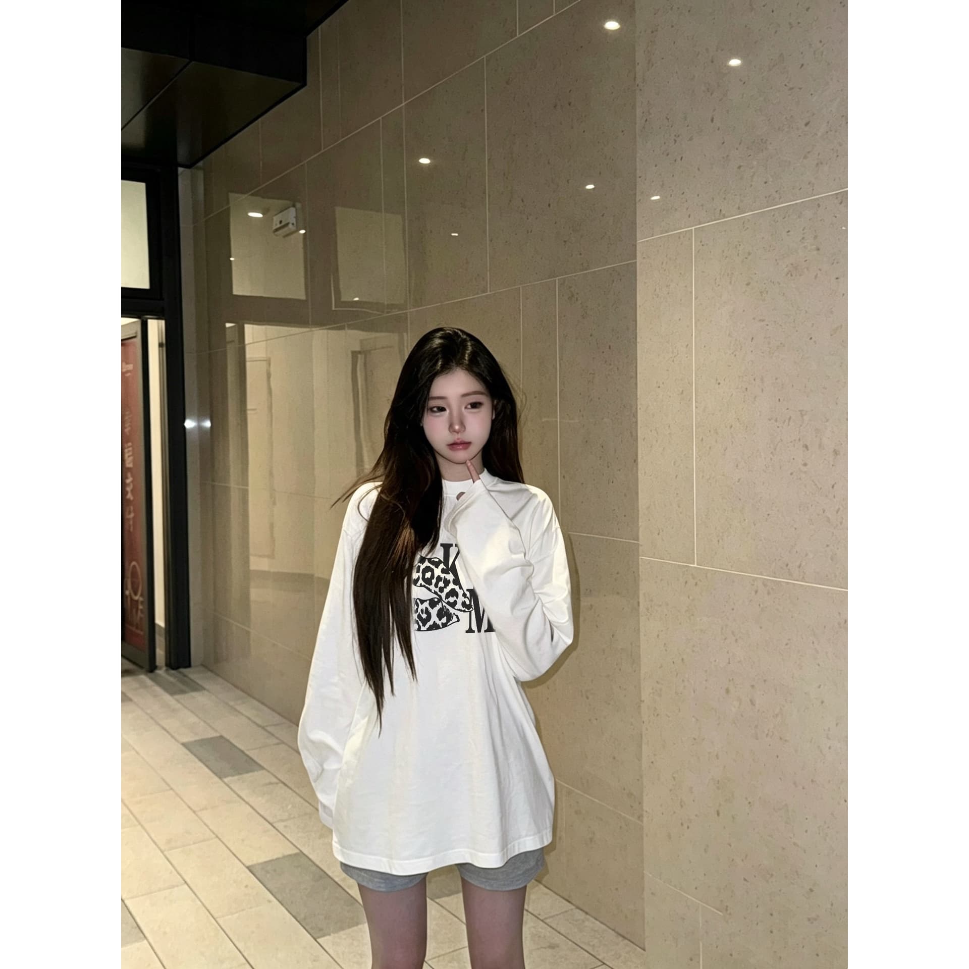 높은 품질 순면 200그램 21 빗질하다 정밀 프린트 가을 루즈핏 긴팔 티셔츠 여성 이미지 5