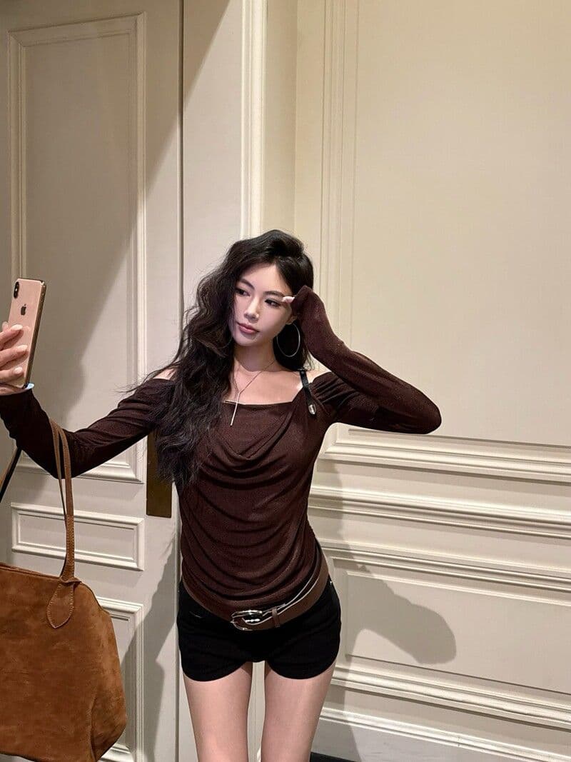 원본 떨리는 소리 천 오프숄더 센스 흔들다 칼라 가죽 어깨끈 긴팔 단색 티셔츠 오프숄더 몸매 가꾸기 슬림해 보이는 여성 셔츠 상세 이미지 19