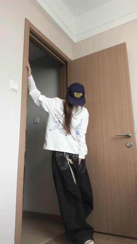 높은 품질 순면 200그램 21 빗질하다 정밀 프린트 가을 루즈핏 긴팔 티셔츠 여성 상세 이미지 4