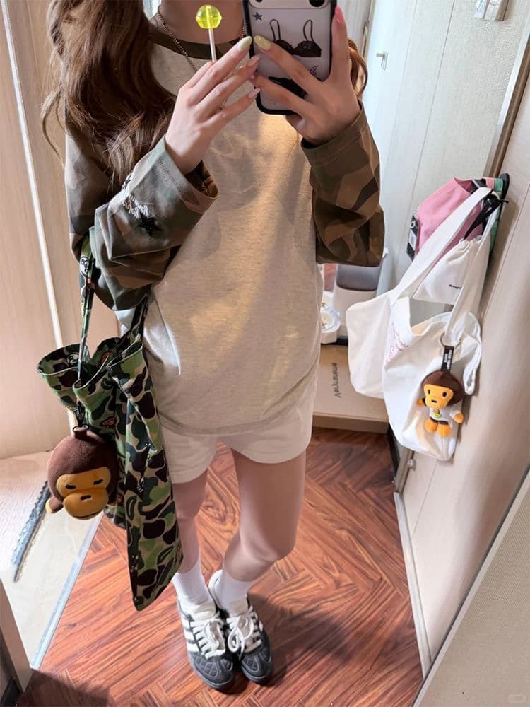 220 그램 순면 이후 패키지 알파벳 자수 카모플라주 배색 패치워크 루즈핏 긴팔 티셔츠 여성 상세 이미지 3