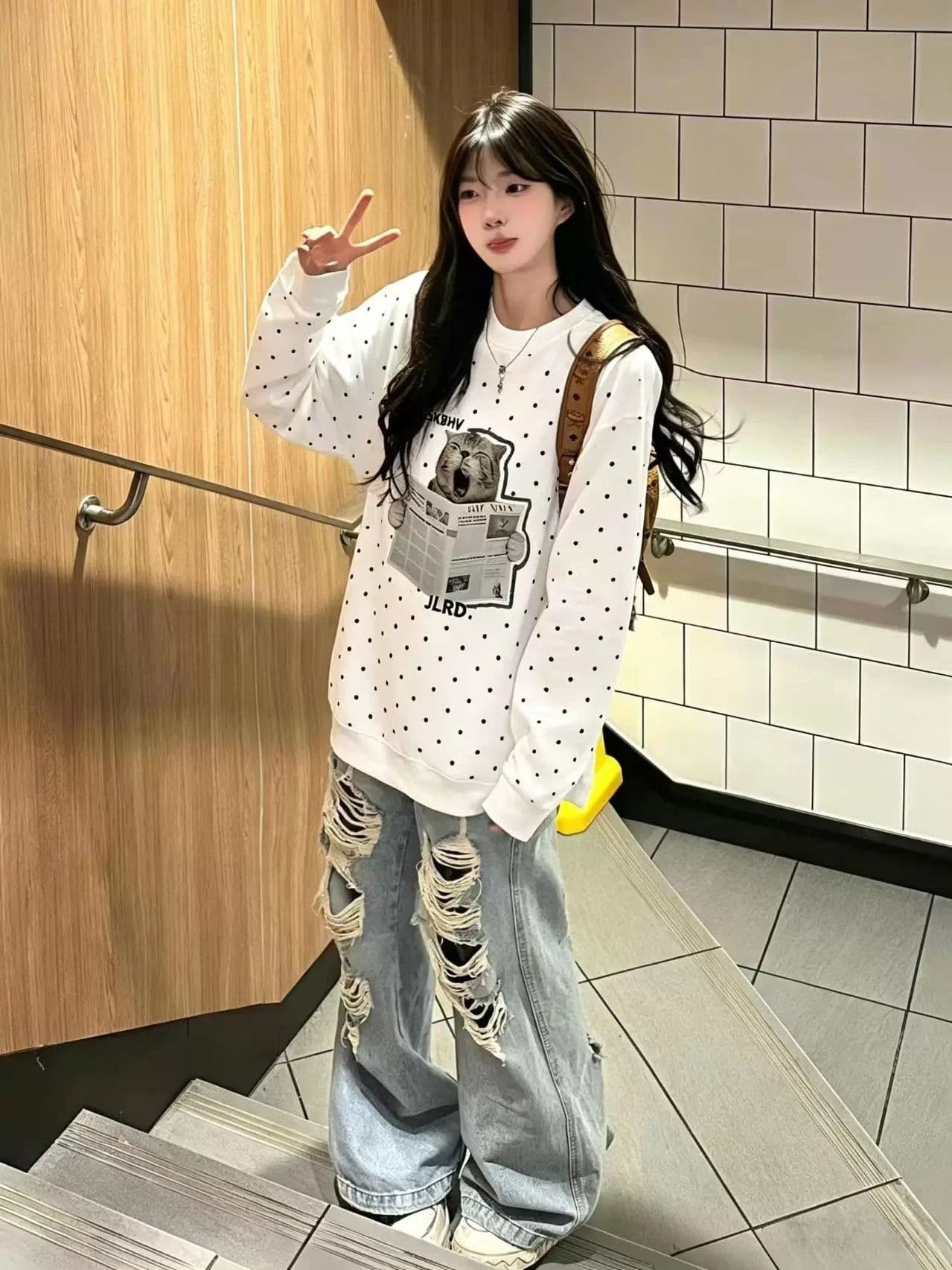 순수한 Mianhua 면 복합 얇은 스타일 털이 있는 도트 무늬 라운드 넥 후드티 여성 상세 이미지 6