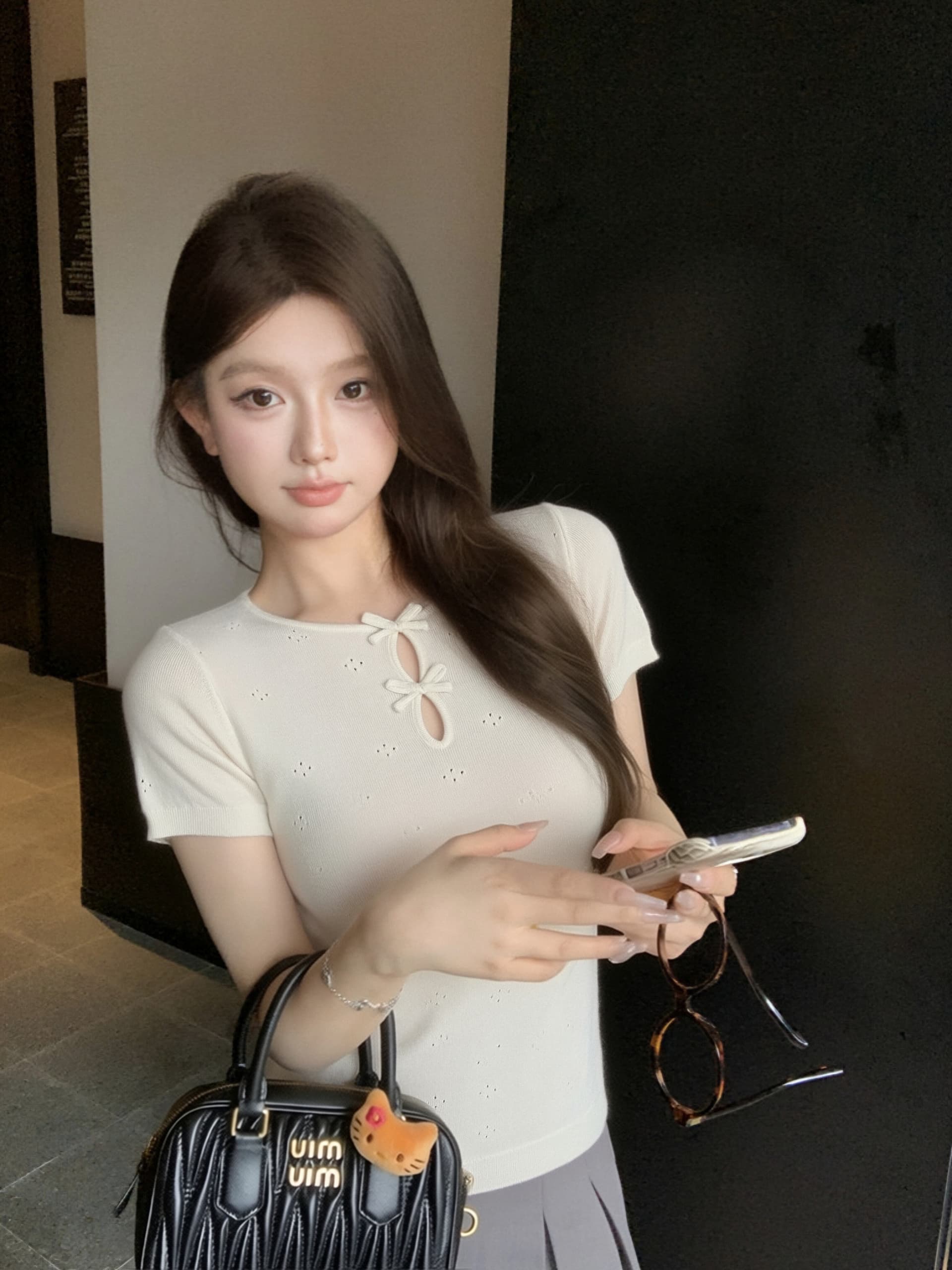 라운드 넥 나비 매듭 홀로우 아웃 자카드 니트 반팔 티셔츠 여성 여름 슬림해 보이는 맨위 이미지 3
