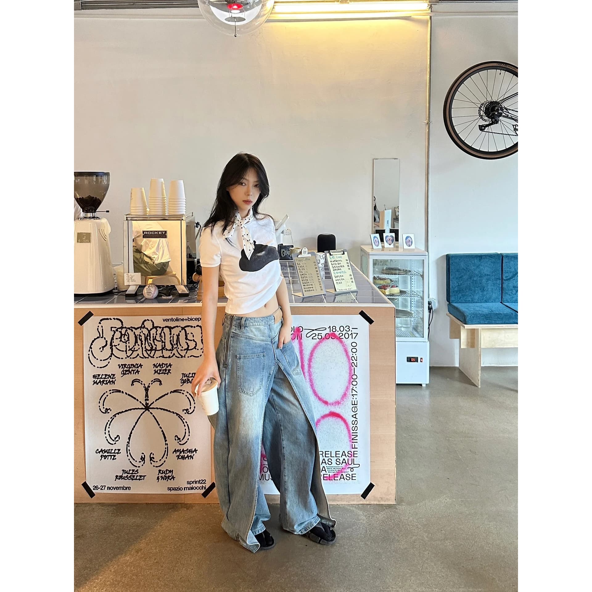 아메리칸 레트로 긍정적 인 어깨 라운드 넥 프린트 반팔 티셔츠 이미지 5