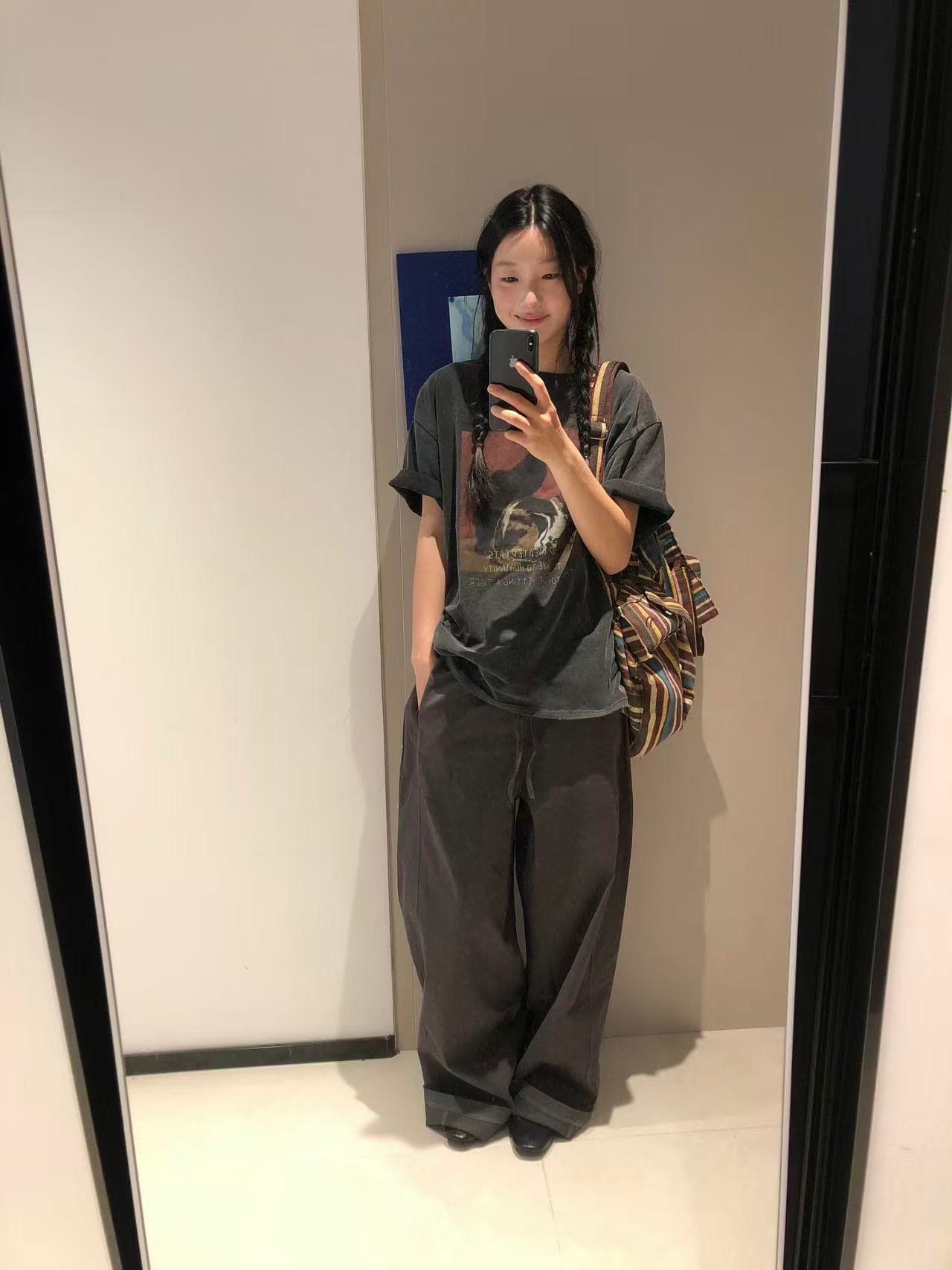 워싱 블랙 20 개 230 크 빗질하다 닫기 이후 패키지 칼라 루즈핏 프린트 반팔 티셔츠 이미지 2