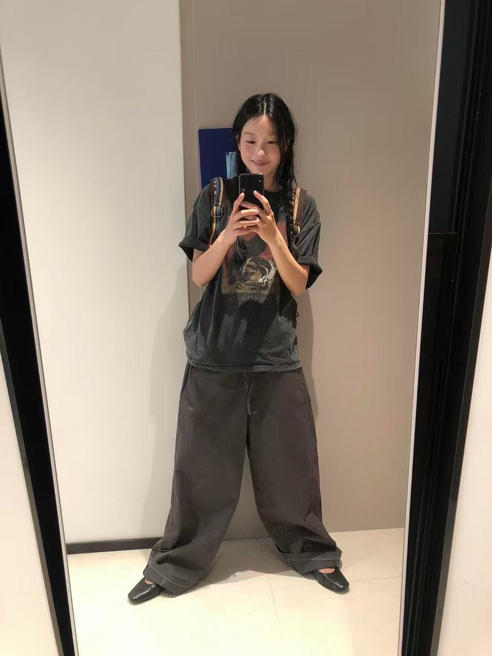 워싱 블랙 20 개 230 크 빗질하다 닫기 이후 패키지 칼라 루즈핏 프린트 반팔 티셔츠 이미지 3