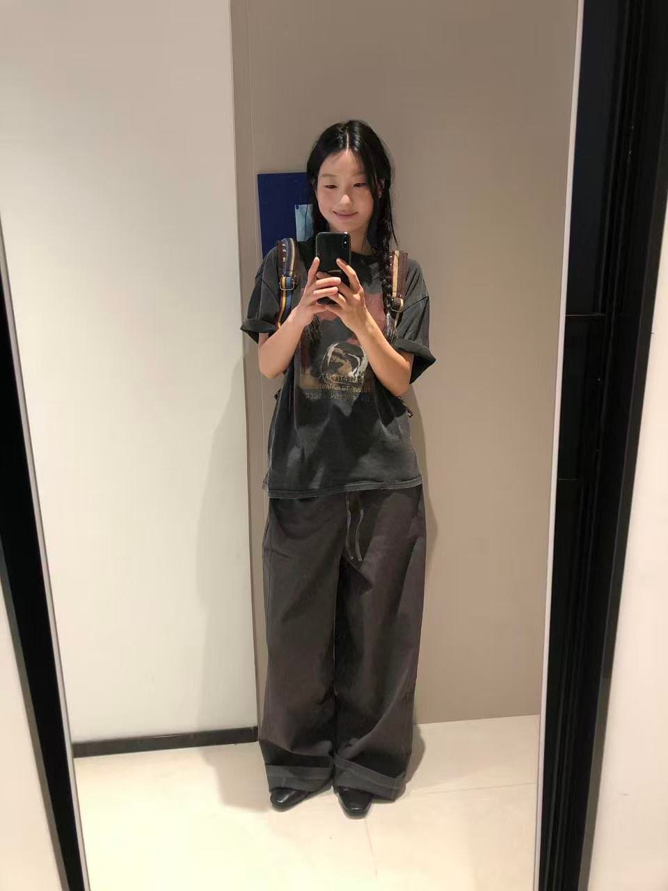 워싱 블랙 20 개 230 크 빗질하다 닫기 이후 패키지 칼라 루즈핏 프린트 반팔 티셔츠 이미지 4