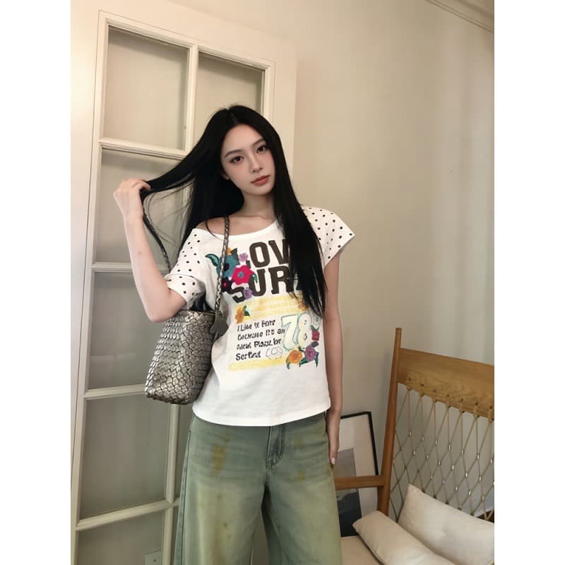 경관 그림 순면 눈꽃 면 화이트 디자인 센스 식물 플러시 꽃 삽입 어깨 티셔츠 여성 비스듬한 칼라 반팔 다용도 맨위