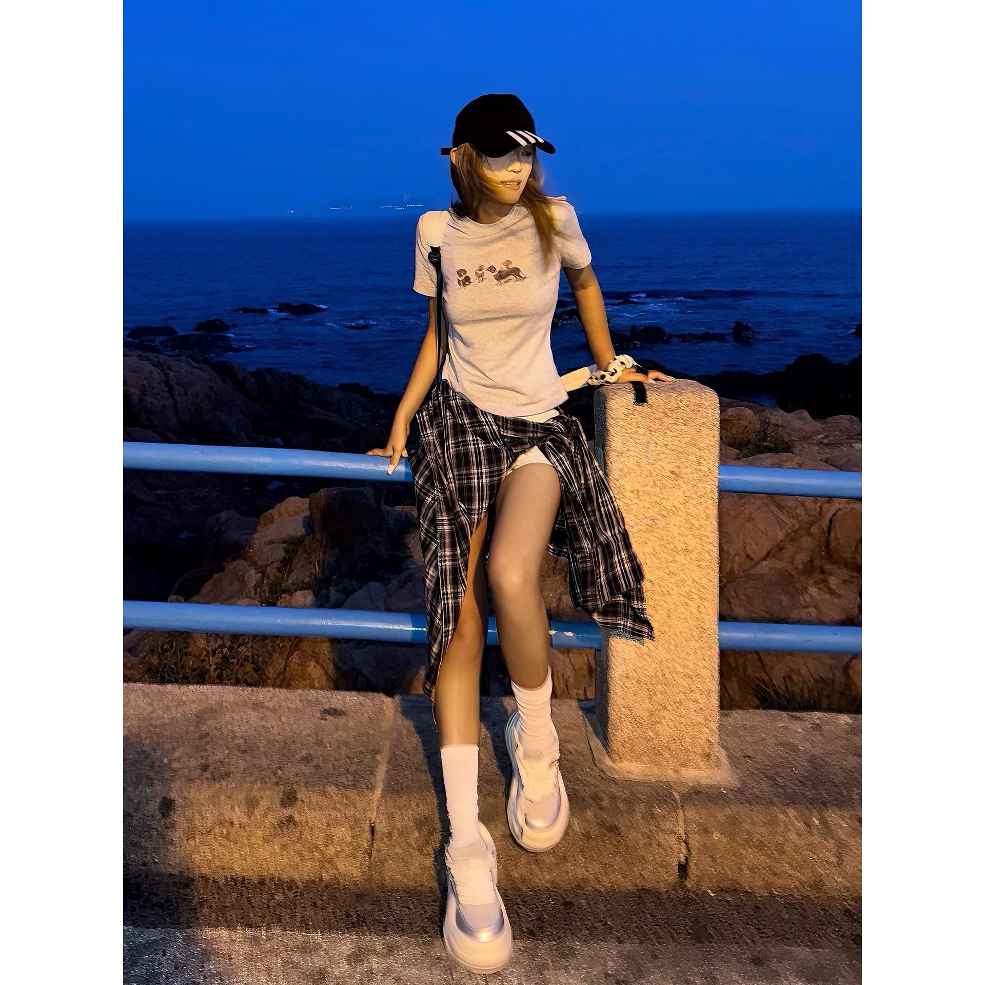 아메리칸 레트로 긍정적 인 어깨 라운드 넥 프린트 반팔 티셔츠 이미지 5