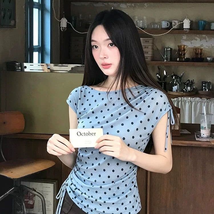 한 부서 달콤한 핫걸 레트로 도트 무늬 비스듬한 어깨 반팔 맨위 여성 여름 디자인 센스 펌프 로프 슬림해 보이는 허리 수축 티셔츠 트렌디 상세 이미지 4