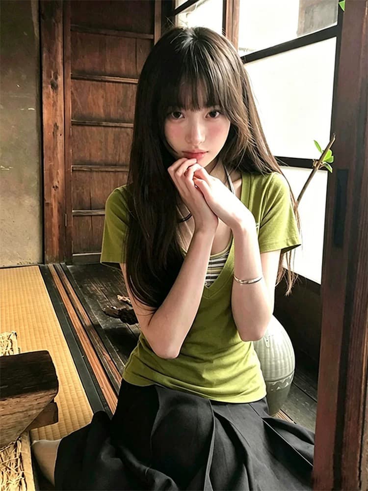 녹색 V넥 반팔 티셔츠 여성 여름 착용 가져 가라. 스트라이프 행침 목 캐미솔 몸매 가꾸기 슬림해 보이는 맨위 투피스 세트 상세 이미지 2