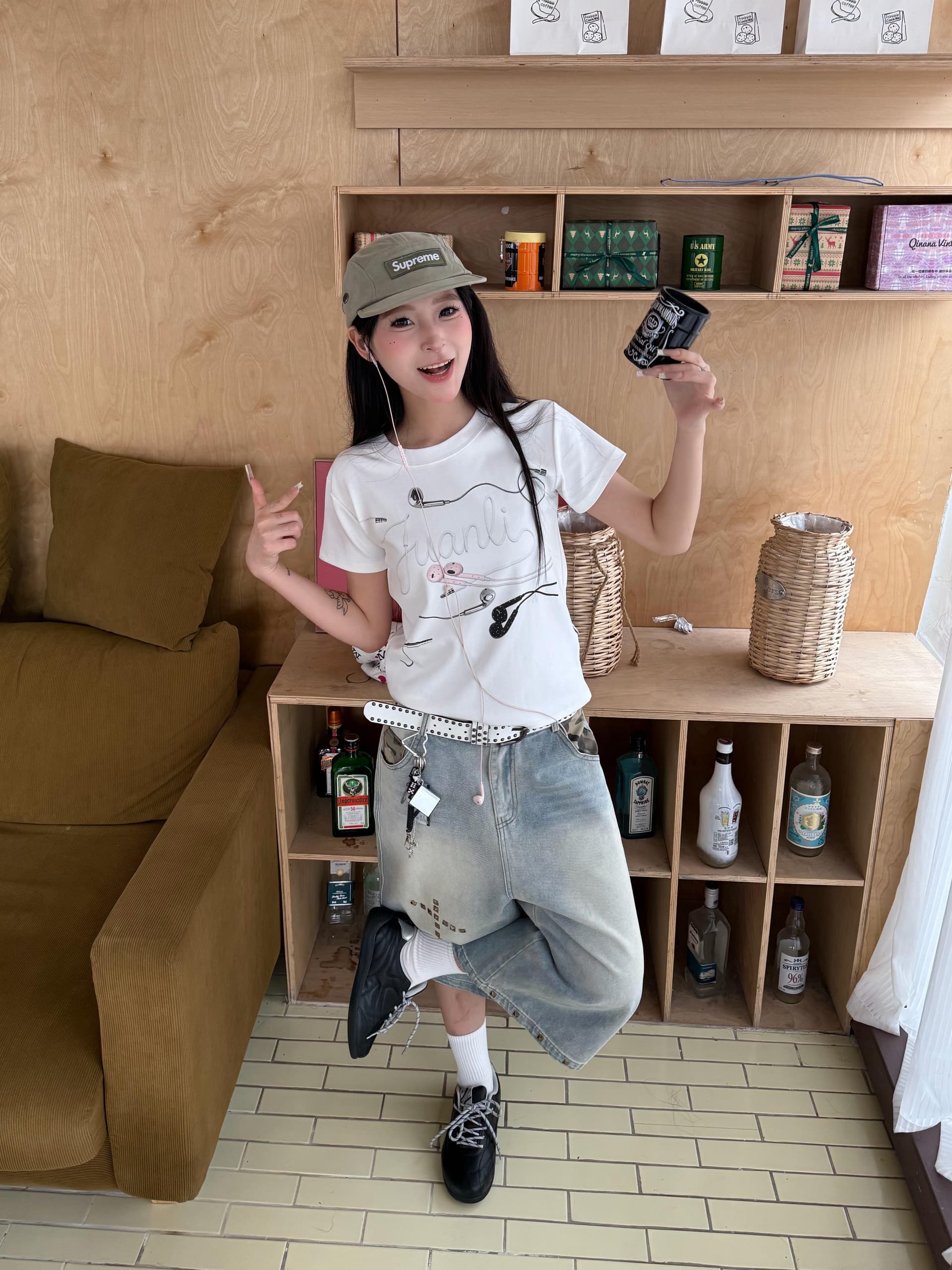 아메리칸 레트로 긍정적 인 어깨 라운드 넥 프린트 반팔 티셔츠 이미지 3