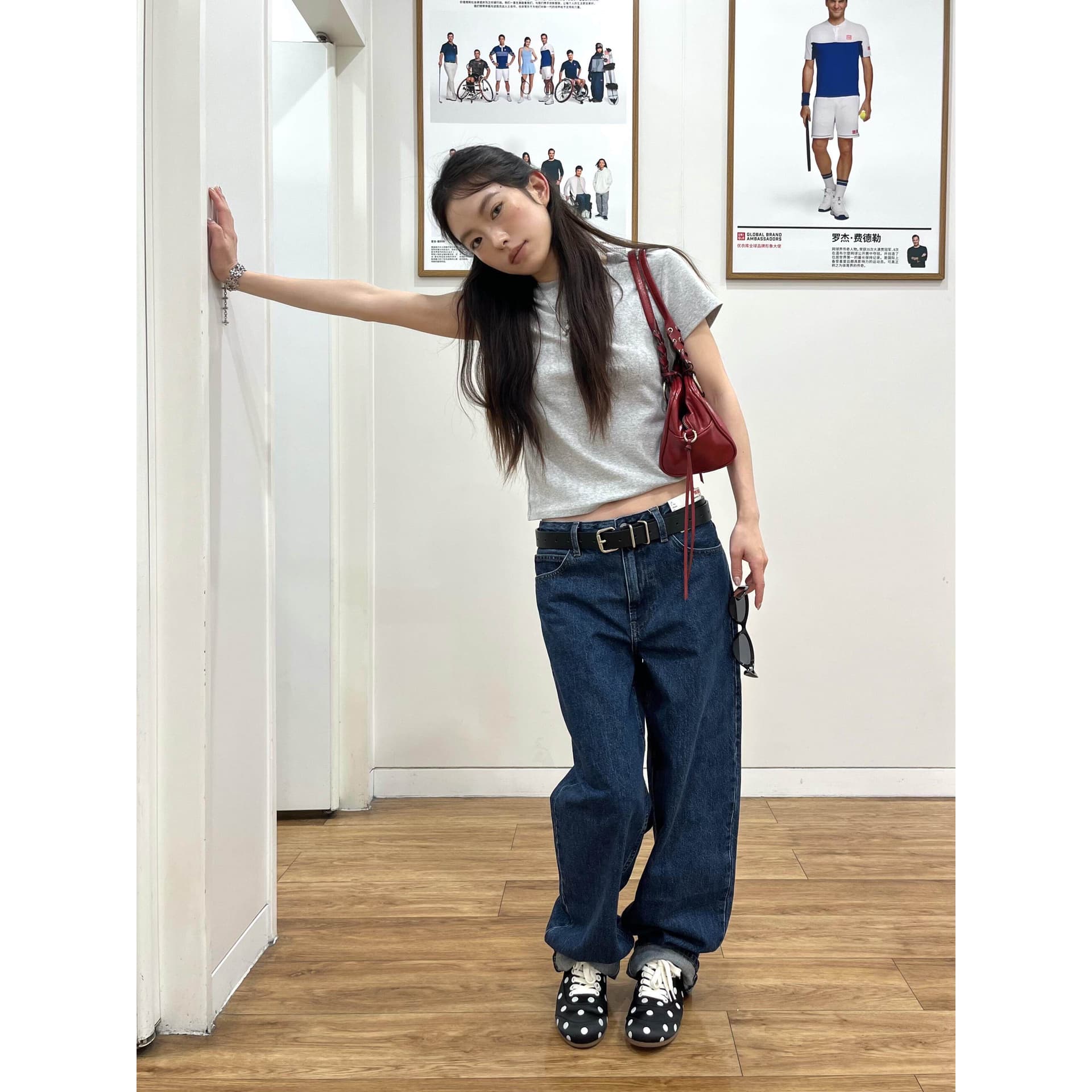 아메리칸 레트로 긍정적 인 어깨 라운드 넥 반팔 티셔츠 이미지 5