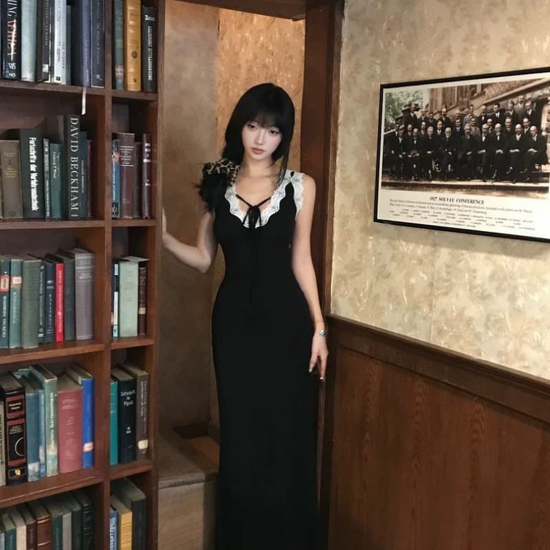 여름 핫걸 몸매 가꾸기 슬림해 보이는 레이스 조각 여성 드레스 V넥 패션 외국 가스 롱 스커트 상세 이미지 4