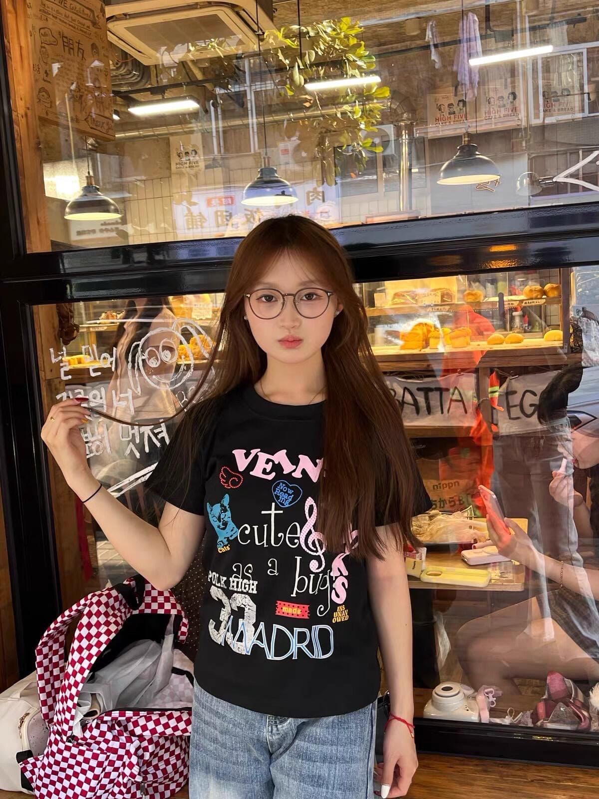 아메리칸 레트로 긍정적 인 어깨 라운드 넥 프린트 반팔 티셔츠