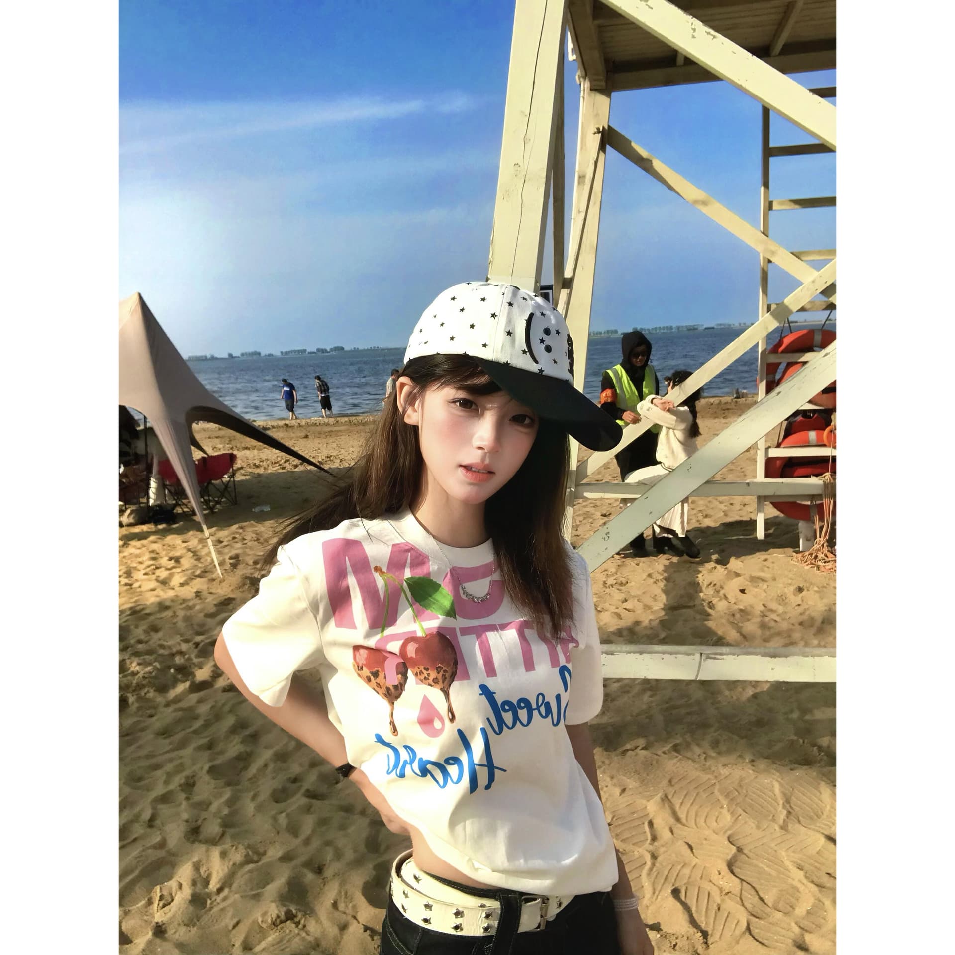 아메리칸 레트로 긍정적 인 어깨 라운드 넥 프린트 반팔 티셔츠 이미지 5