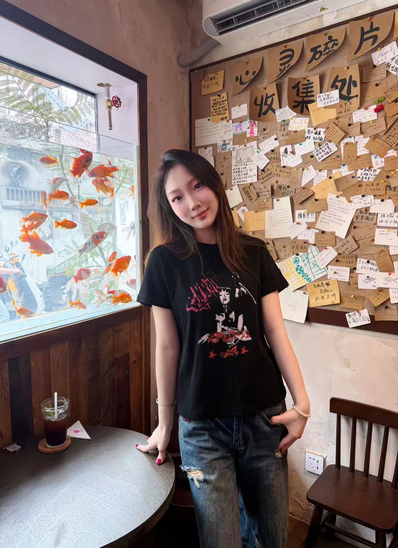 아메리칸 레트로 긍정적 인 어깨 라운드 넥 프린트 반팔 티셔츠 상세 이미지 3