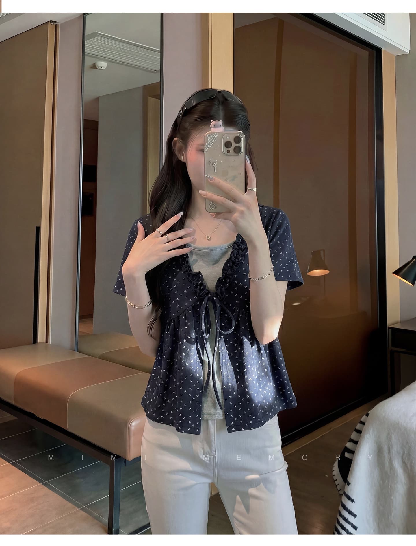 고유 한 아름다운 페이크 레이어드 패치워크 꽃무늬 V넥 반팔 티셔츠 여성 2026 여름 이미지 3