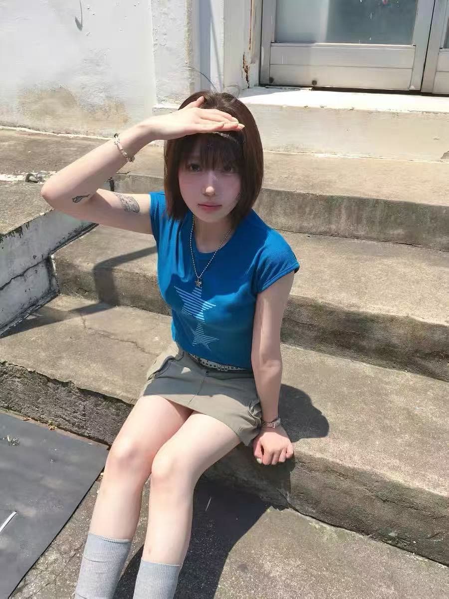 아메리칸 레트로 긍정적 인 어깨 프린트 반팔 티셔츠 여성 2026 여름 거리 다용도 몸매 가꾸기 핫걸 맨위 이미지 3
