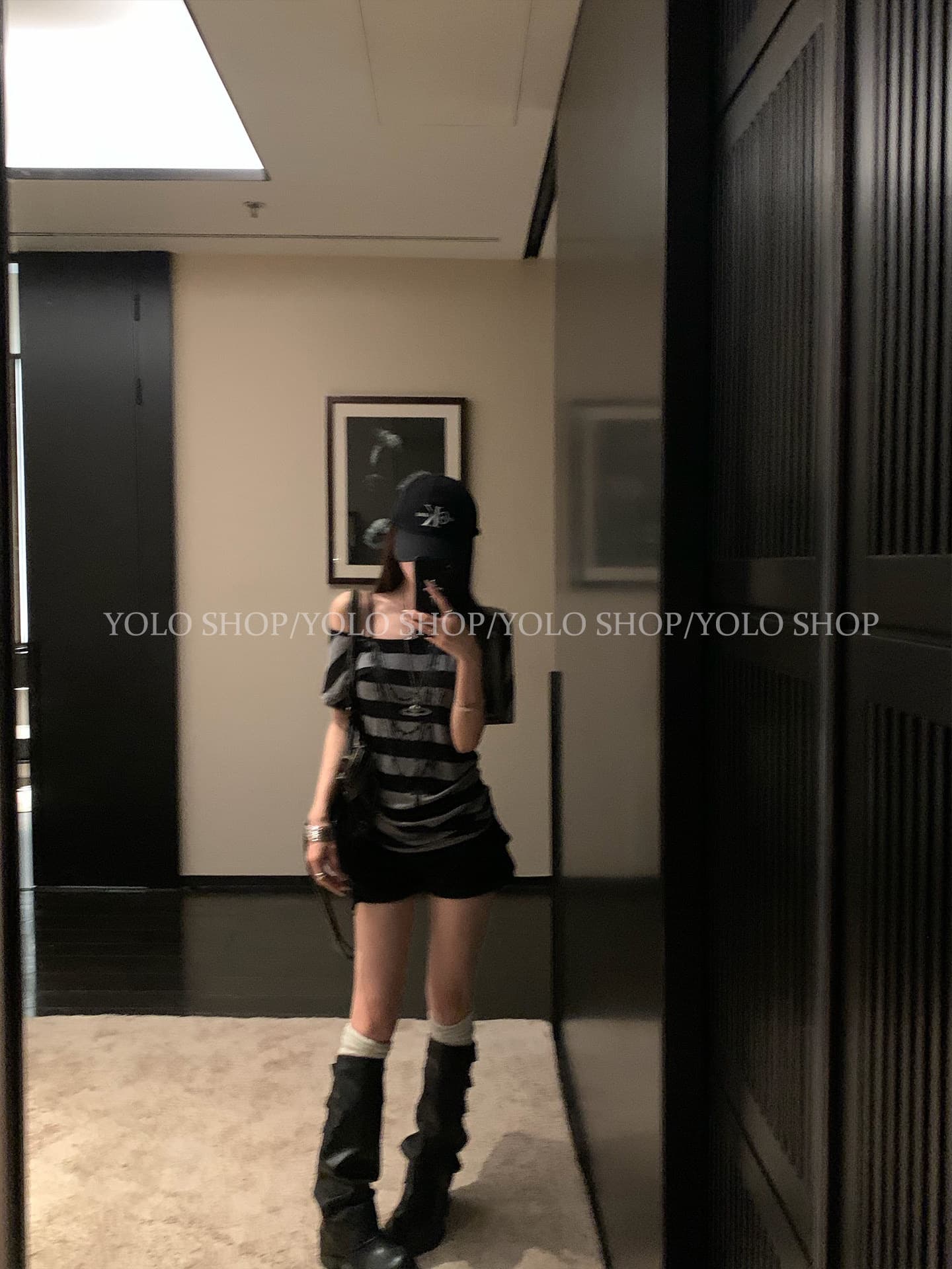 작은 대중 블랙 회색 스트라이프 프린트 비스듬한 어깨 배트윙 소매 티셔츠 여성 여름 새로운 슬림해 보이는 반팔 허리 수축 맨위 이미지 2