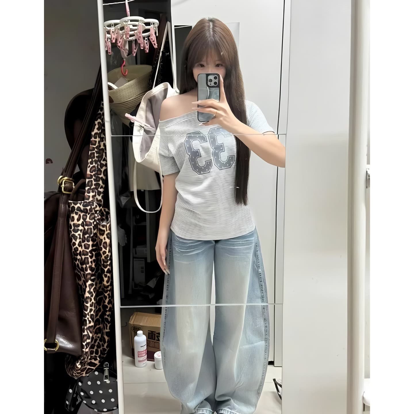 아메리칸 레트로 알파벳 프린트 스트라이프 패치워크 색상 비스듬한 어깨 반팔 티셔츠 이미지 2