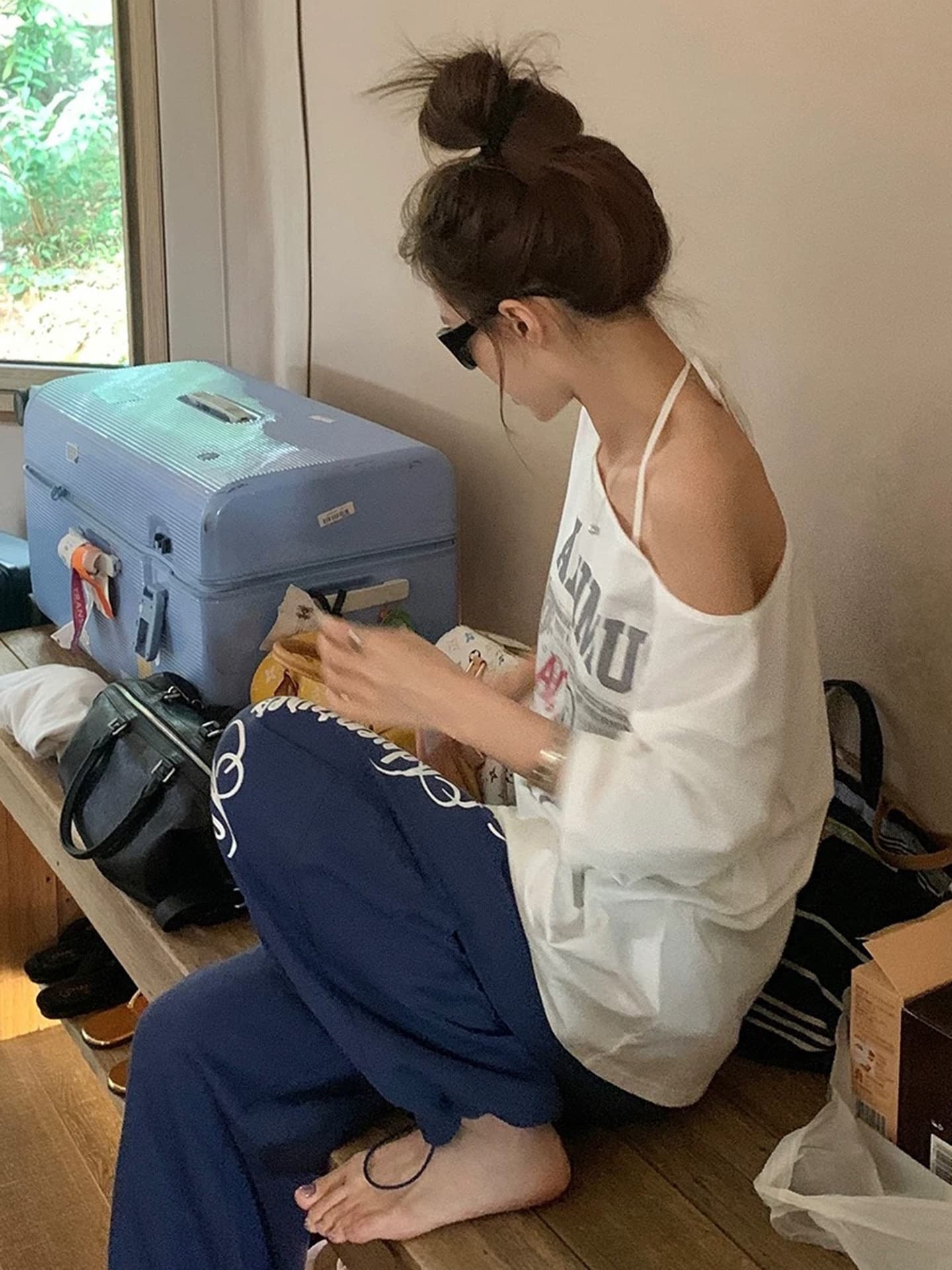 한 부서 순면 비스듬한 어깨 프린트 반팔 티셔츠 상세 이미지 3