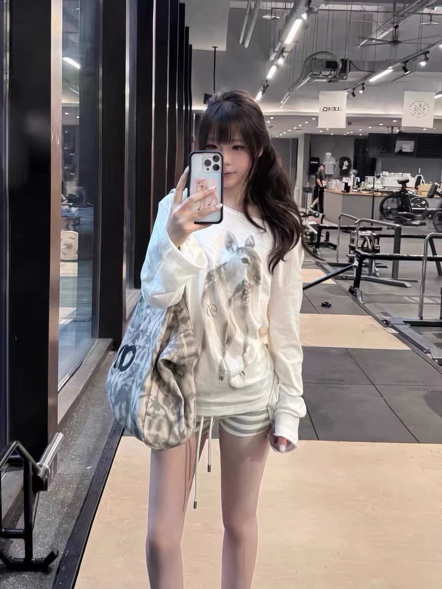 한 부서 비스듬한 어깨 프린트 루즈핏 자외선 차단 블라우스 티셔츠 이미지 2