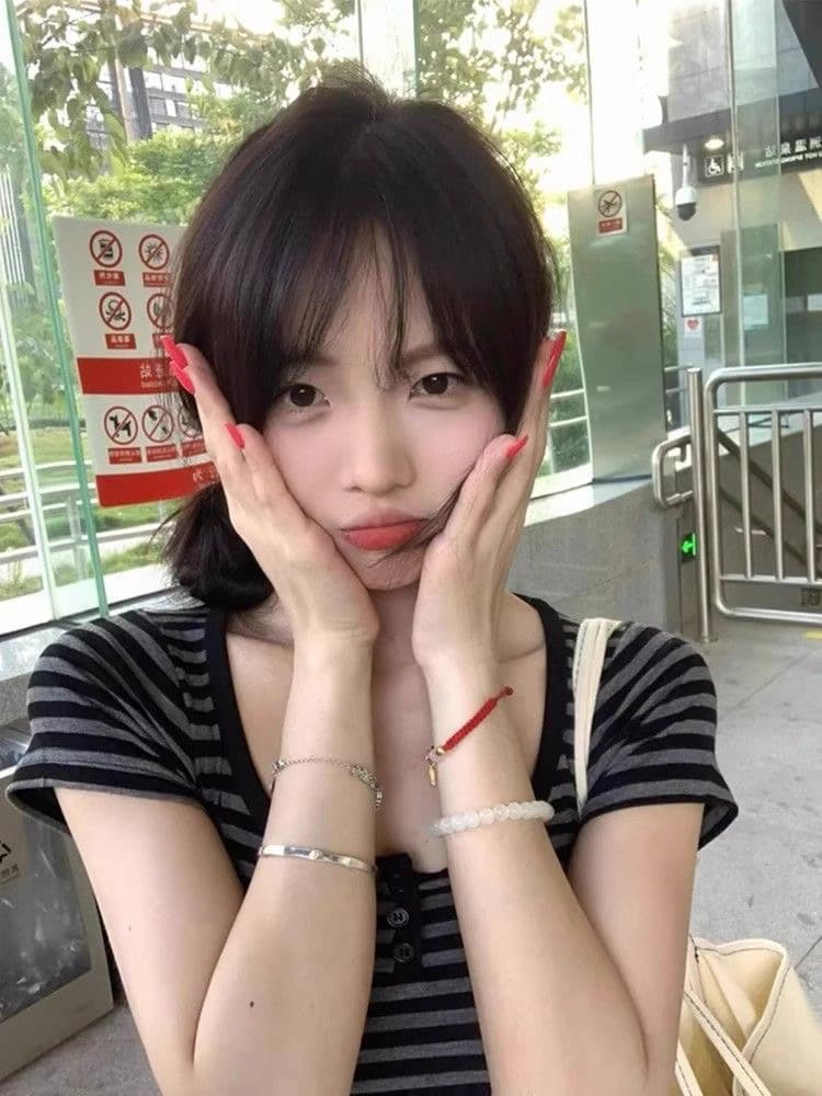 광저우 스트라이프 원단 스트라이프 u 칼라 긍정적 인 어깨 반팔 티셔츠 여성 몸매 가꾸기 쇼트 스타일 맨위 상세 이미지 3