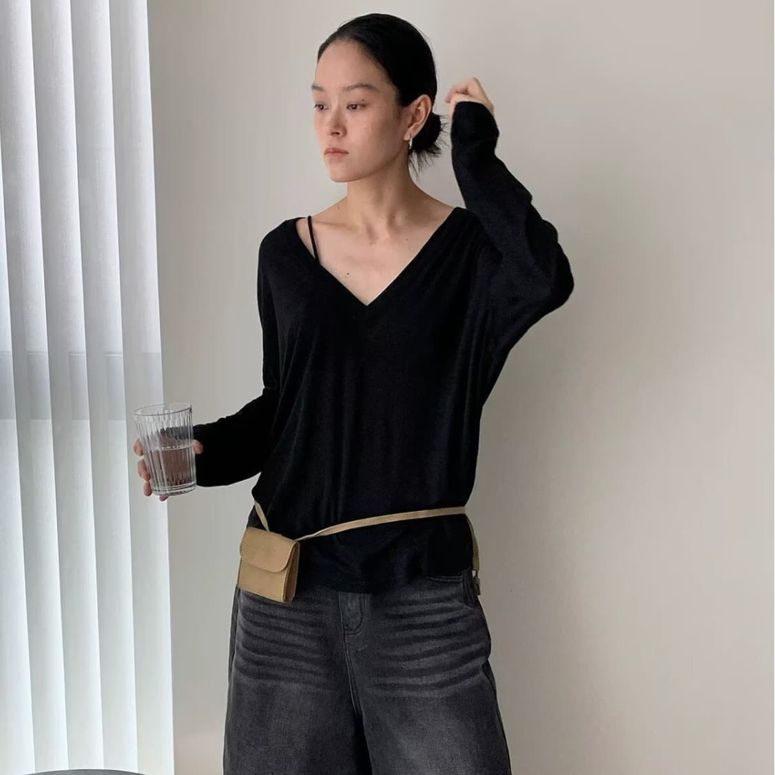 모달 V넥 긴팔 티셔츠 인사이드 가져 가라. 슬림해 보이는 기본 셔츠 루즈핏 빅 사이즈 가을 의상 얇은 스타일 단색 미니멀리즘 맨위 상세 이미지 5