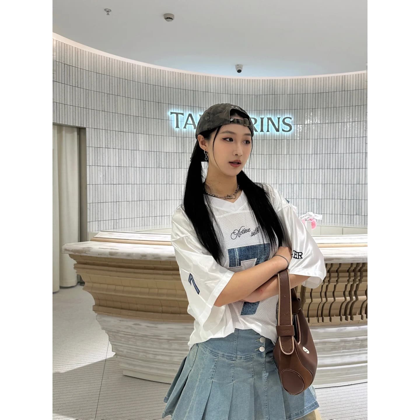 아메리칸 높음 거리 V넥 반팔 여성 여름 숫자 프린트 저지 바람 티셔츠 디자인 센스 작은 대중 루즈핏 배색 맨위 이미지 2