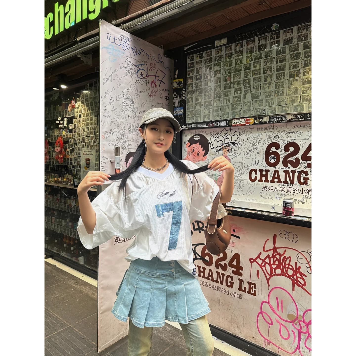 아메리칸 높음 거리 V넥 반팔 여성 여름 숫자 프린트 저지 바람 티셔츠 디자인 센스 작은 대중 루즈핏 배색 맨위 상세 이미지 4