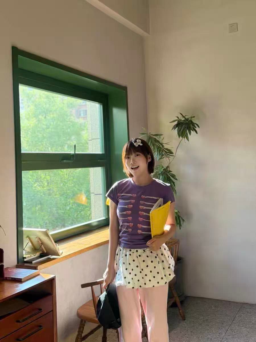 아메리칸 레트로 순면 프린트 몸매 가꾸기 긍정적 인 어깨 반팔 셔츠 여성 디자인 센스 맨위 상세 이미지 2
